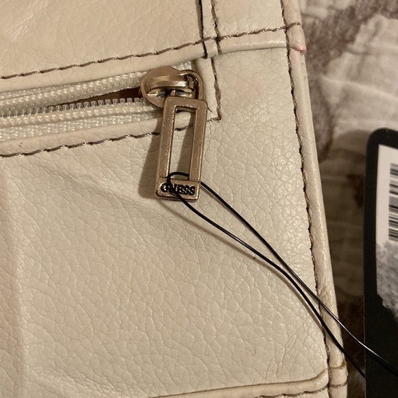 Guess white wallet new with box with tags - Picture 8 of 9